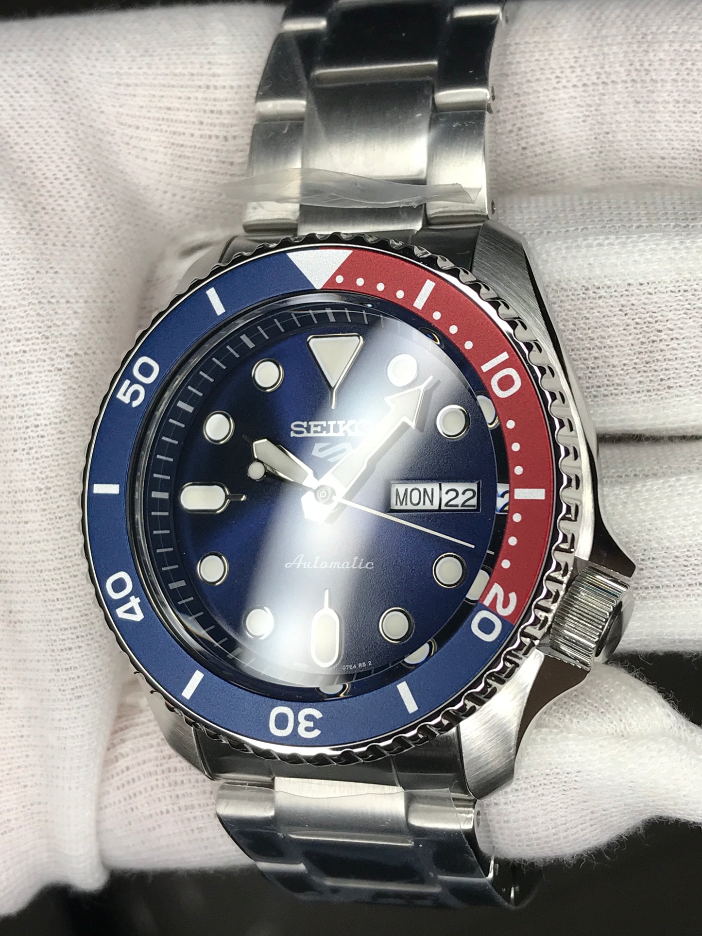 Seiko 5 Sports SRPD53K1 Automatic 100m Water Resistant Blue Dial Pepsi Bezel Gents Sports Watch SRPD53