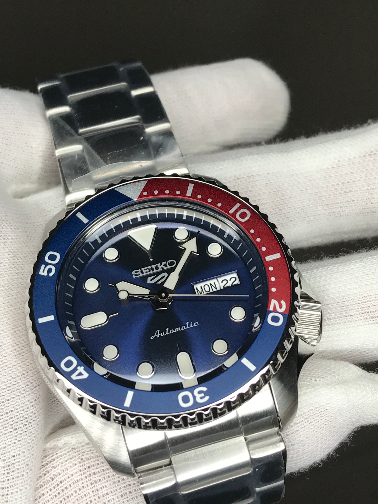 Seiko 5 Sports SRPD53K1 Automatic 100m Water Resistant Blue Dial Pepsi Bezel Gents Sports Watch SRPD53
