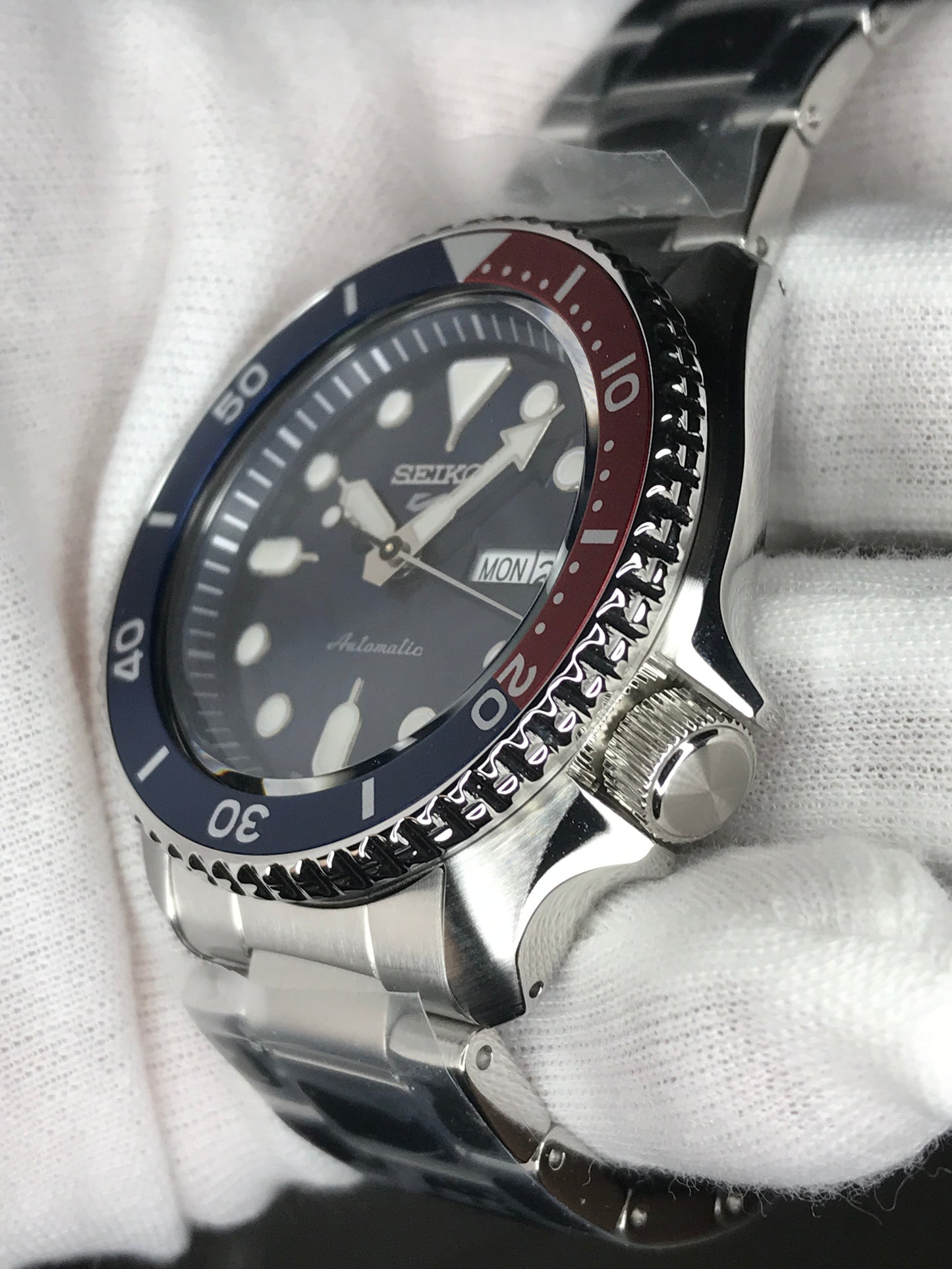 Seiko 5 Sports SRPD53K1 Automatic 100m Water Resistant Blue Dial Pepsi Bezel Gents Sports Watch SRPD53