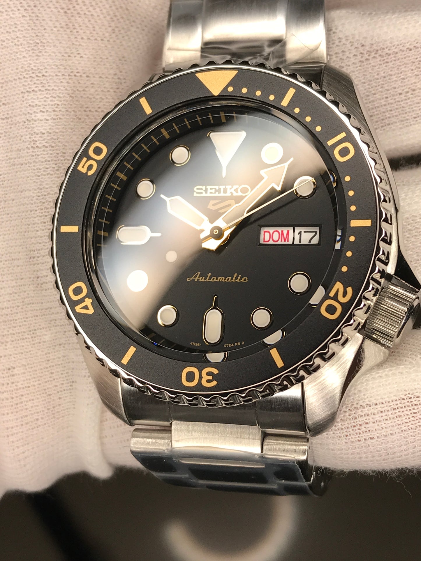 Seiko 5 Sports SRPD57K1 Automatic 100m Water Resistant Black Dial Gold Markers Gents Sports Watch SRPD57 Case size 42.5mm