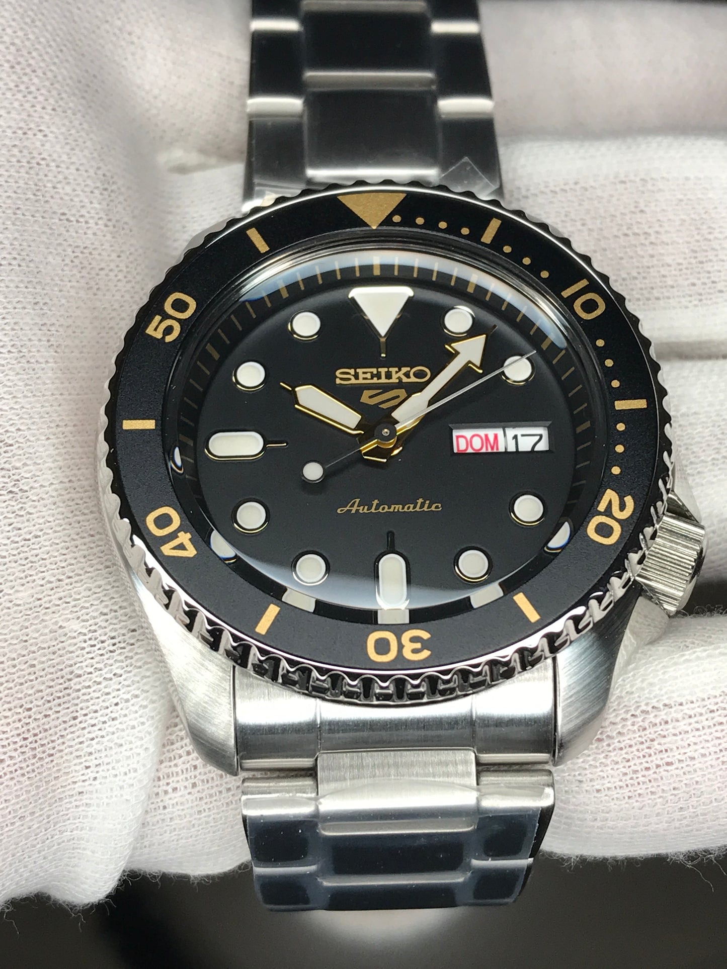 Seiko 5 Sports SRPD57K1 Automatic 100m Water Resistant Black Dial Gold Markers Gents Sports Watch SRPD57 Case size 42.5mm