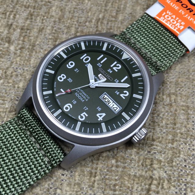 Seiko 5 SNZG09J1 Japan Made Automatic Green Nylon Strap Gents Military Sports Watch SNZG09