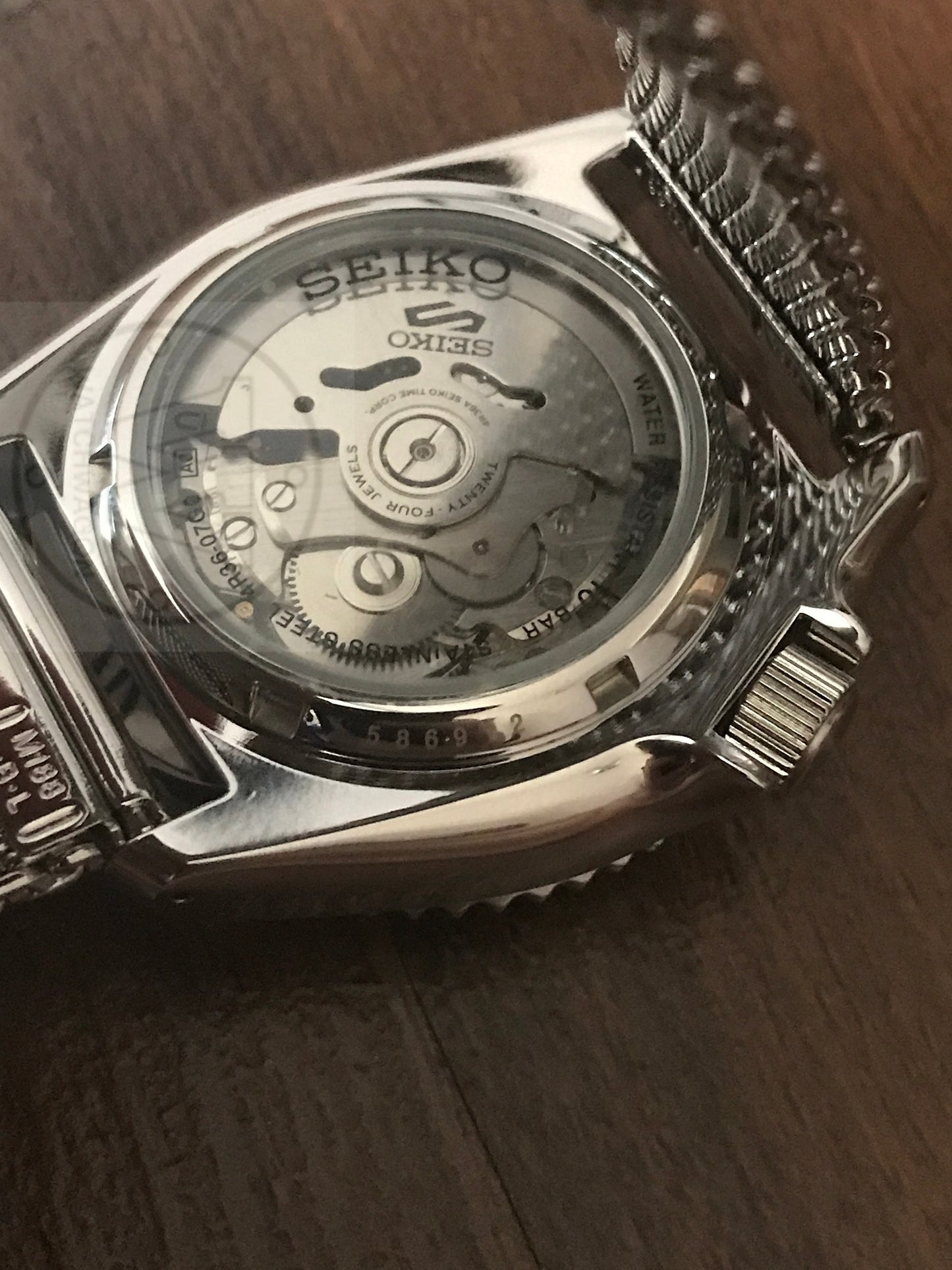 Seiko 5 Sports SRPD67K1 Automatic Gents Watch Beige Dial Steel Mesh bracelet srpd67 srpd67k