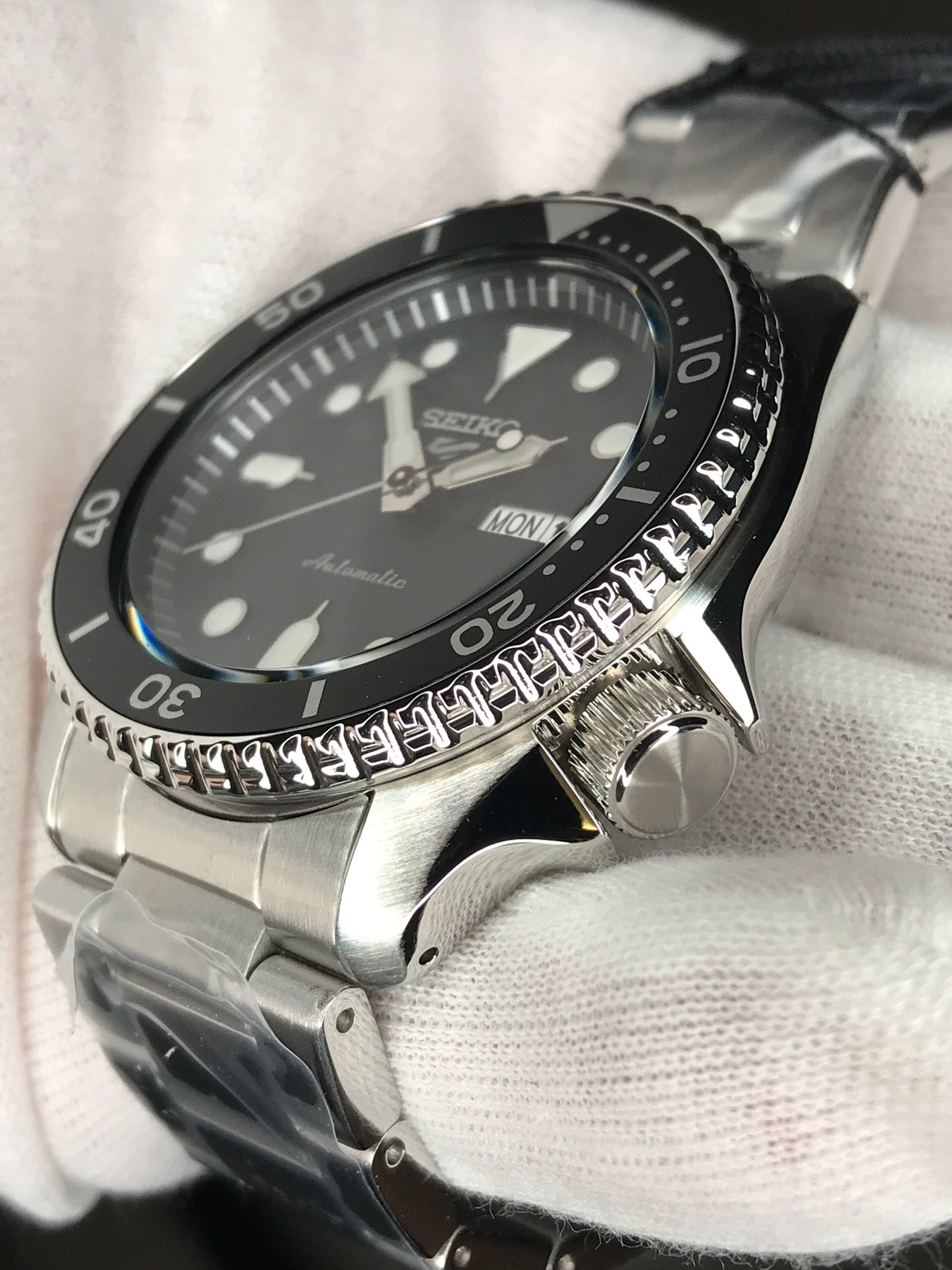 Seiko 5 Sports SRPD55K1 Automatic 100m WR Black Dial Stainless Steel Bracelet Gents Sports Watch SRPD55 SRPD55K