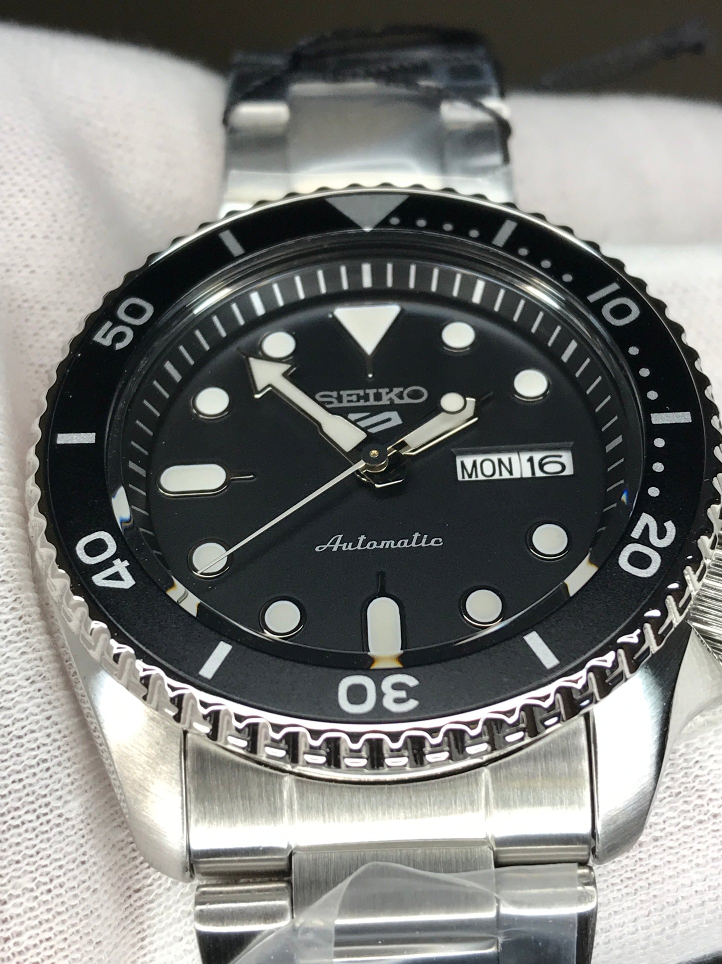 Seiko 5 Sports SRPD55K1 Automatic 100m WR Black Dial Stainless Steel Bracelet Gents Sports Watch SRPD55 SRPD55K