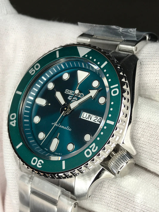 Seiko 5 Sports SRPD61K1 "GREEN HULK" Automatic 100m Water Resistant Green Dial Gents Sports Watch SRPD61