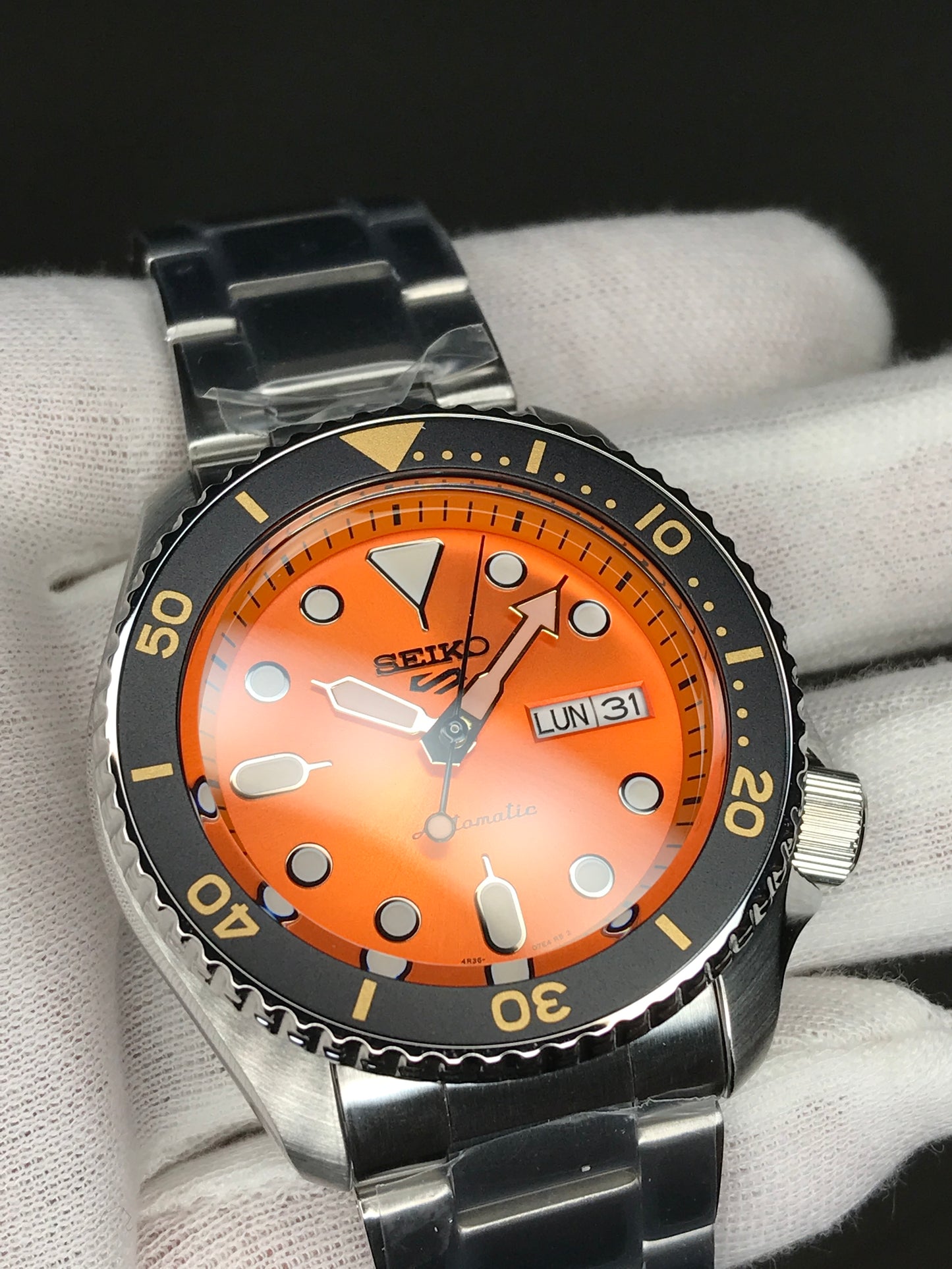 Seiko 5 Sports SRPD59K1 Automatic 100m Water Resistant Orange Dial Black Bezel Gents Sports Watch SRPD59
