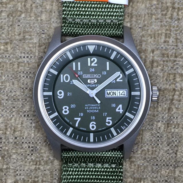 Seiko 5 SNZG09J1 Japan Made Automatic Green Nylon Strap Gents Military Sports Watch SNZG09